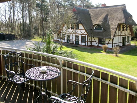 Property, House, Home, Building, Cottage, Real Estate, Architecture, Estate, Yard, Backyard