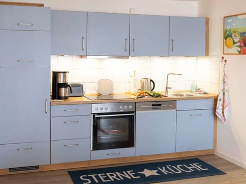 Kitchen Appliance, Flooring, Kitchen, Major Appliance, Cabinetry, Furniture, Countertop, Interior Design, Floor, Drawer