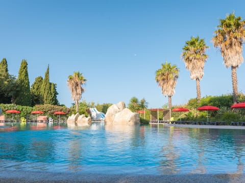 Swimming Pool, Resort, Leisure, Garden, Water Feature, Landscaping, Vacation, Resort Town, Eco Hotel