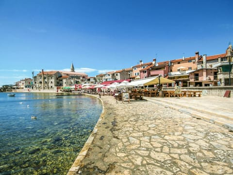 Town, Coastal And Oceanic Landforms, Tourism, Coast, Shore, Resort Town, Beach, Mixed-Use, Channel, Tourist Attraction