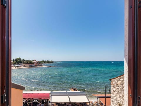 Water, Sky, Daytime, Property, Blue, Azure, Body Of Water, Coastal And Oceanic Landforms, Shade, Horizon