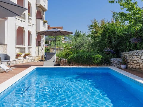 Water, Property, Plant, Building, Sky, Azure, Swimming Pool, Architecture, Body Of Water, Leisure