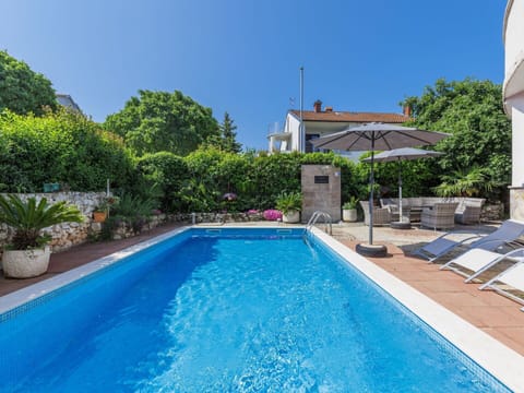 Water, Plant, Property, Building, Sky, Swimming Pool, Azure, Tree, Outdoor Furniture, Shade