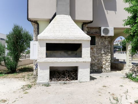 Property, House, Real Estate, Masonry Oven, Concrete, Building, Architecture, Home, Hearth, Fireplace