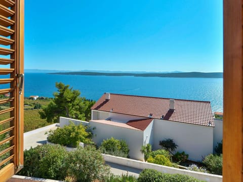 Water, Sky, Cloud, Water Resources, Azure, Tree, Natural Landscape, Beach, Coastal And Oceanic Landforms, Plant