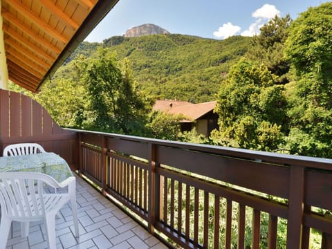 Property, House, Real Estate, Home, Balcony, Tree, Room, Building, Architecture, Leaf