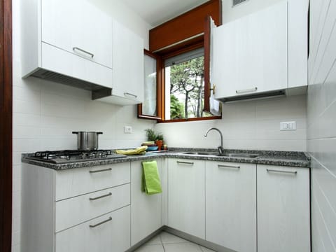 Property, Room, Countertop, Kitchen, Cabinetry, Furniture, Interior Design, Building, House, Real Estate