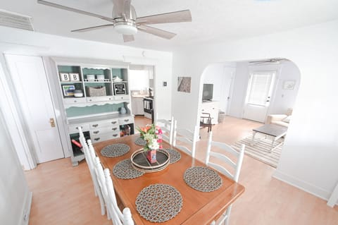 Dining Space is ready for family dinners! Plenty of room for the whole crew!