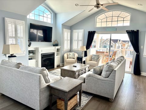 Spacious living room
