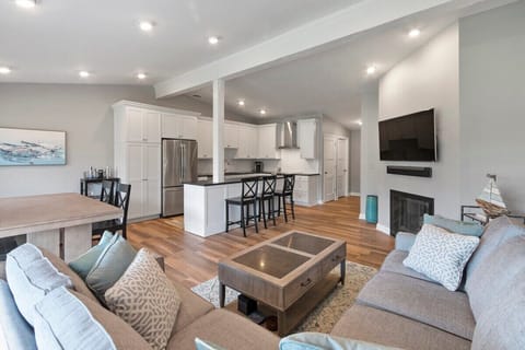 Open concept, Kitchen, Living, Dining area