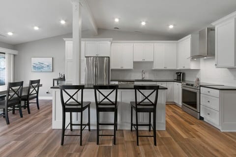 Kitchen Island seating for 3