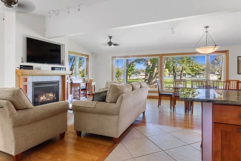 Open concept living, dining and kitchen.