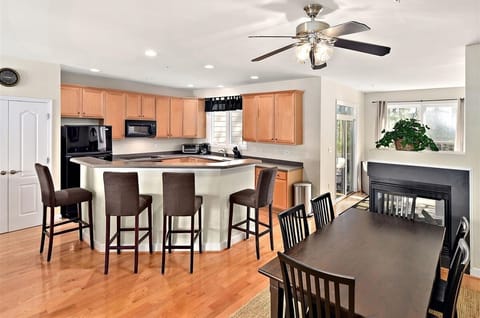 2nd Floor Kitchen and Dining (4)