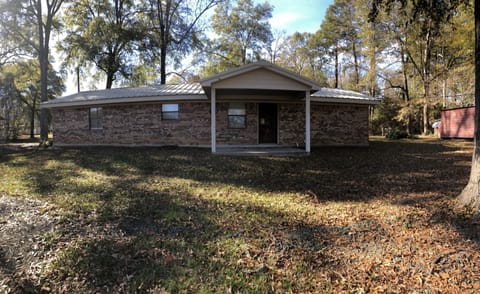 Back Yard facing 3121. 