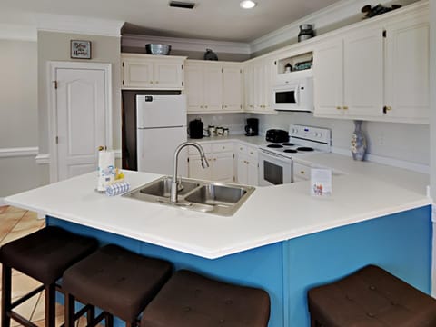 Breakfast Bar - Seating For Four