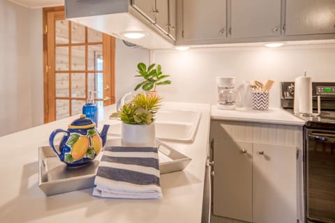 Little details in the decor will help you feel at home.