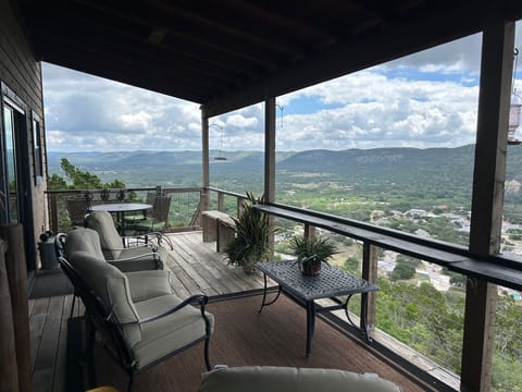 Upper deck with spectacular views and breezes (elevation approx. 1,700 feet).