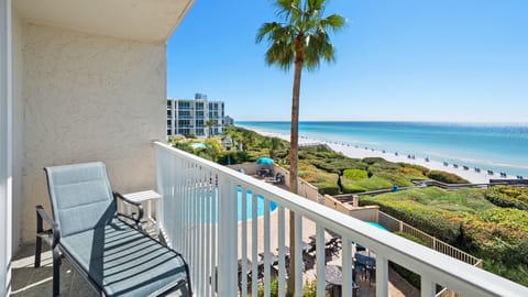 BeachCrest 304 Balcony NEW