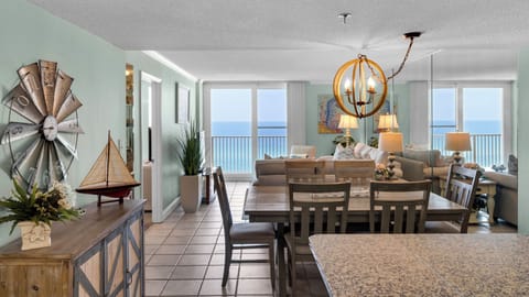 BeachCrest 901 Living Area