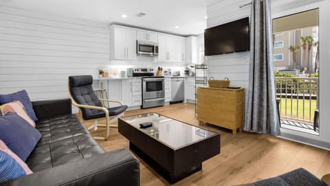 Beachside Villas 612 - Living area