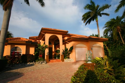 The entrance to Casa Del Mare