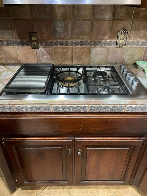Kitchen stove with Grill or a walk options