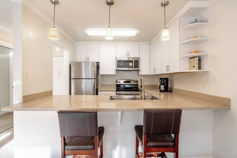 Enjoy breakfast at the quartz counter.