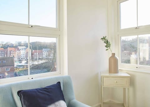 Osborne House, Whitby - Host & Stay