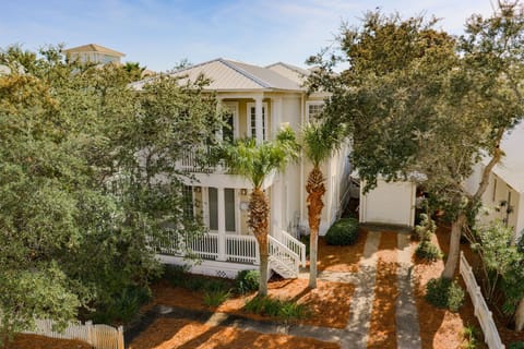 Welcome to your home away from home! 
67 Sarasots st. Destin FL