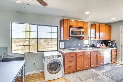 Kitchen | Cooking Basics | Drip & Keurig Coffee Maker | Washer/Dryer