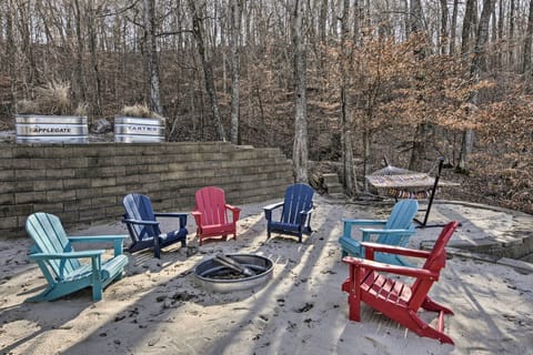 Spacious Yard | Fire Pit | Hammock