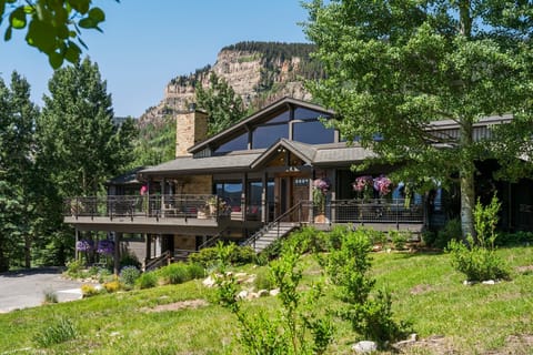 The Beautiful Needle Mountain Chalet