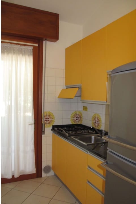 Table, Property, Furniture, Picture Frame, Azure, Cabinetry, Window, Couch, Wood, Lighting