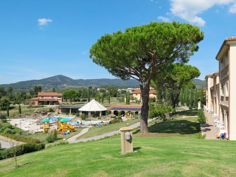 Cloud, Sky, Water, Plant, Property, Building, Azure, Swimming Pool, Tree, Chair