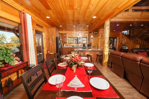 Large Thomasville Dining Table