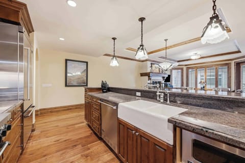 arabelle-3070_55121837524_o