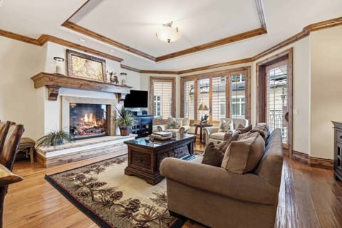 arabelle-3055_55121580936_o