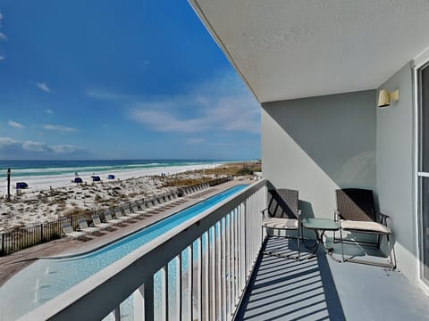 Welcome to Pelican Beach #203