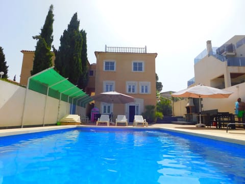 Villa & pool 