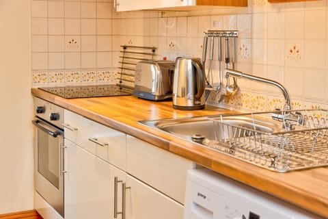 Howgills Apartment 9 -  Kitchen