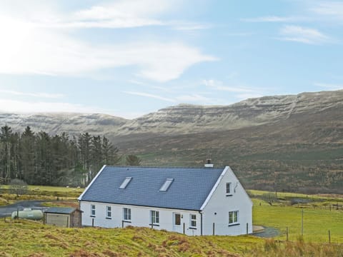 Spectacular local scenery | Sealladh Breagh - Sealladh Breagh and Taigh Iasg - Sealladh Breagh, Glenuachdarach