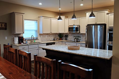 Fully stocked kitchen!