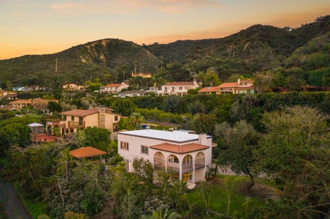 Welcome to Villa Valencia!