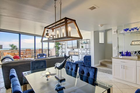 Updated Modern and Ocean Views | Mayan Princess 302