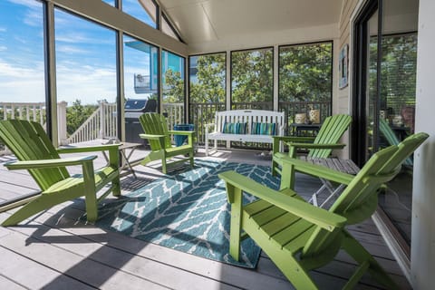 Screened Porch (1)