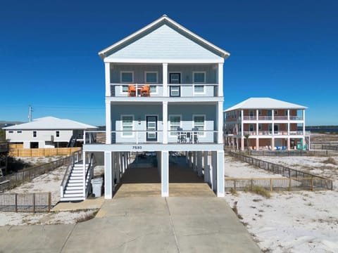 SandDollar Cottage front facade