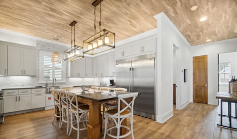 First Floor Kitchen - Seating for 8