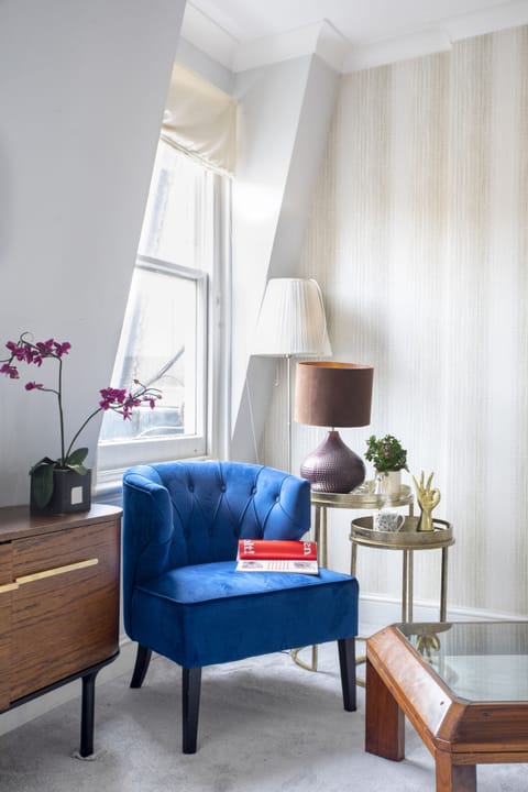 LIVING AREA  detail