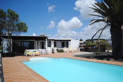 Pool by day