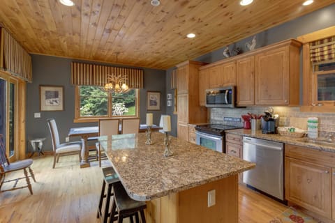 Granite Island with Bar Stool Seating